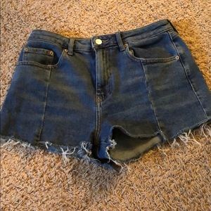 Forever 21 jean shorts size 27